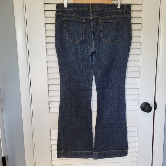 Daisy Fuentes Women's Jeans 12P Denim Petite Boot Cut Excellent Condition - Picture 5 of 5